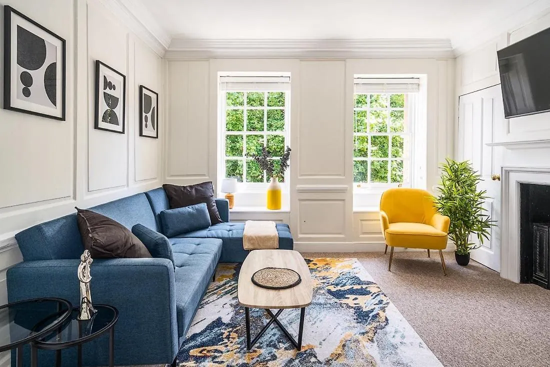 Stunning 3 Bedroom Period City Centre Apartment Bath 0*,
