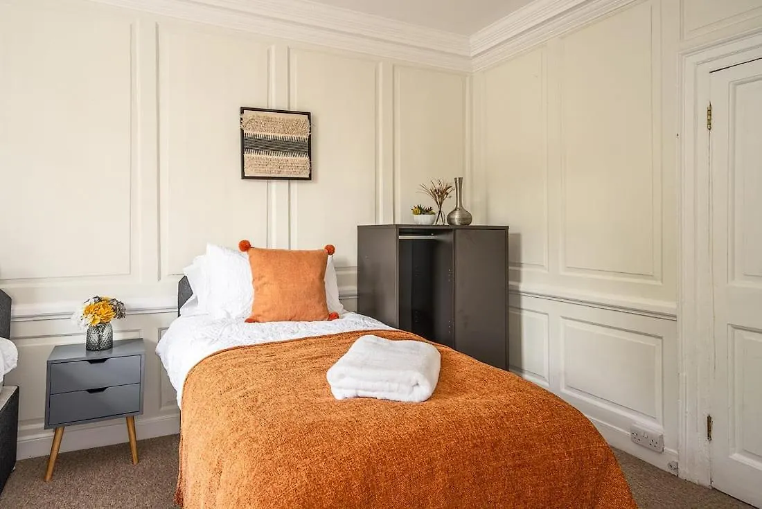 Stunning 3 Bedroom Period City Centre Apartment Bath United Kingdom