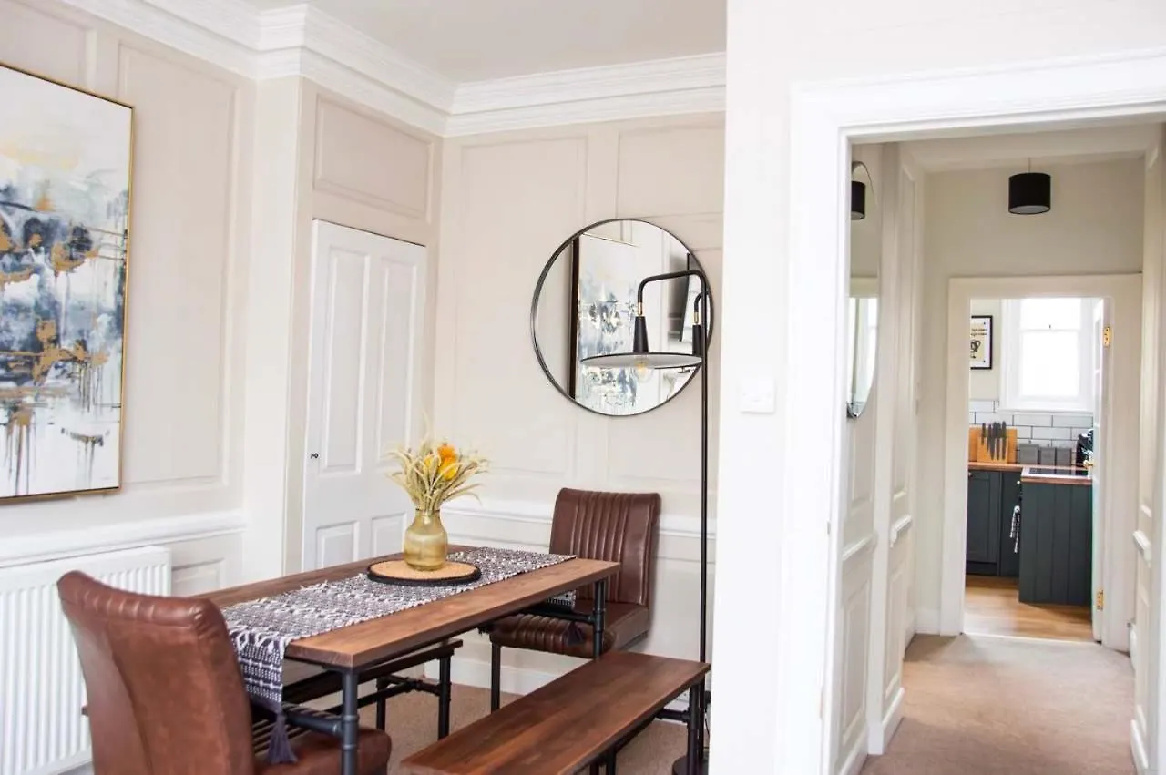 Stunning 3 Bedroom Period City Centre Apartment Bath 0*,  United Kingdom